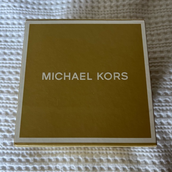 NWT in Box Michael Kors Watch - Picture 5 of 5